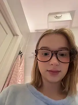 Baby Tiny online show from 05-16-26, 01:43
