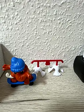 Snapshot of rundum40 chatting on 11-17-25, 04:46 rundum40 online show from 11-17-25, 04:46