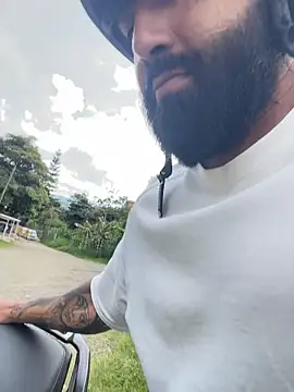 Lyon vach online show from 12-14-25, 08:24