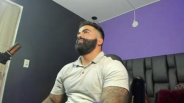 Lyon vach online show from 01-17-26, 04:17