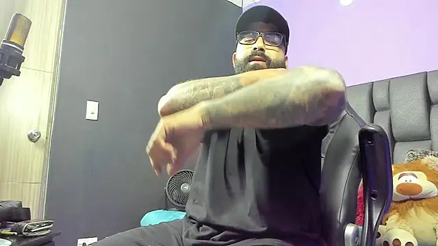 Lyon vach online show from 02-22-26, 03:29