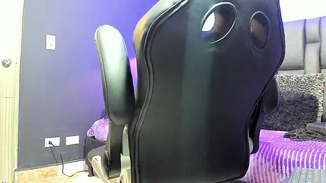 Lyon vach online show from 04-21-26, 01:53