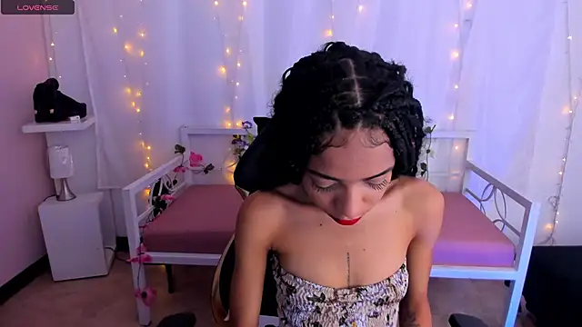 Snapshot of Abigail_Wilson_ chatting on 12-11-24, 09:55 Abigail Wilson online show from 12-11-24, 09:55