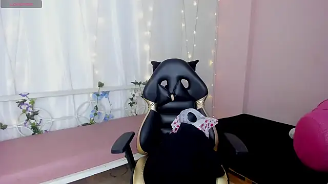 Snapshot of Abigail_Wilson_ chatting on 12-23-24, 08:03 Abigail Wilson online show from 12-23-24, 08:03