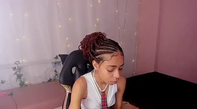 Snapshot of Abigail_Wilson_ chatting on 01-13-25, 08:15 Abigail Wilson online show from 01-13-25, 08:15