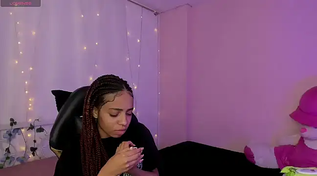 Snapshot of Abigail_Wilson_ chatting on 01-25-25, 11:43 Abigail Wilson online show from 01-25-25, 11:43