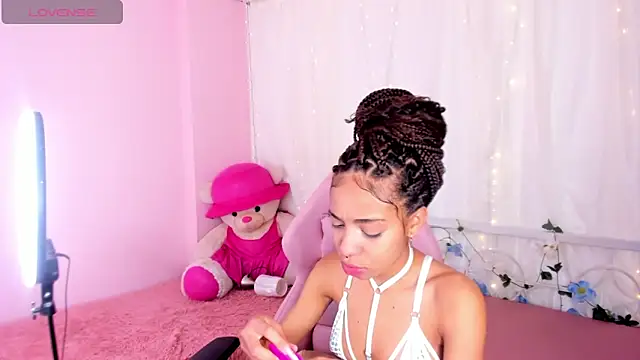 Snapshot of Abigail_Wilson_ chatting on 03-08-25, 07:53 Abigail Wilson online show from 03-08-25, 07:53