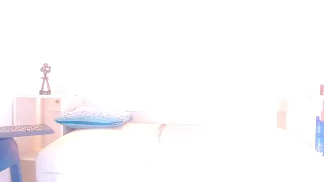 Snapshot of Molly_Spears chatting on 02-07-25, 03:41 Molly Spears online show from 02-07-25, 03:41