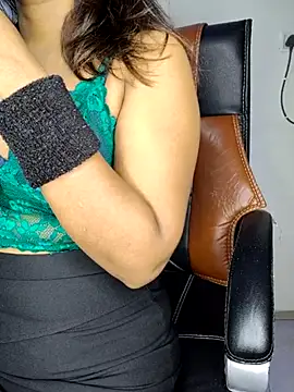 Snapshot of Black-Pearll chatting on 02-28-25, 04:31 Black-Pearll online show from 02-28-25, 04:31