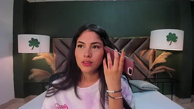 Mia Elowen online show from 03-18-25, 01:00