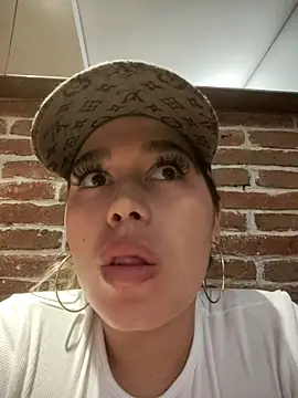 LaurenWelly  online show from 11-24-25, 09:58