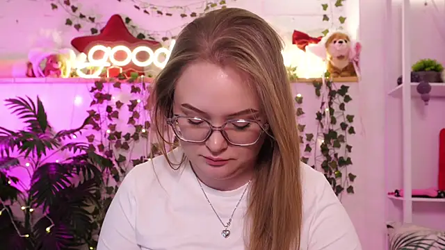 MonicaAsis online show from 04-16-26, 09:39