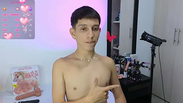 Snapshot of milky__boy_ chatting on 12-14-24, 04:23 milky boy online show from 12-14-24, 04:23