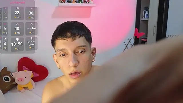 Snapshot of milky__boy_ chatting on 10-16-25, 04:13 milky boy online show from 10-16-25, 04:13