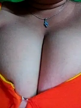 Snapshot of Rinki_Guptaa chatting on 01-10-25, 12:36 Rinki Guptaa online show from 01-10-25, 12:36