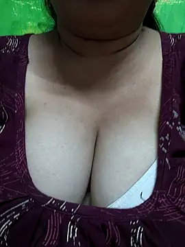 Snapshot of Rinki_Guptaa chatting on 02-14-25, 06:19 Rinki Guptaa online show from 02-14-25, 06:19