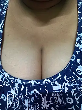 Snapshot of Rinki_Guptaa chatting on 09-12-25, 06:41 Rinki Guptaa online show from 09-12-25, 06:41