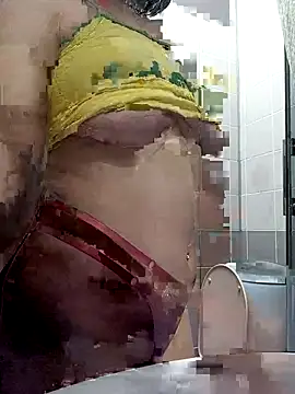 Snapshot of Rowena_Vonnie chatting on 03-14-25, 08:10 Rowena Vonnie online show from 03-14-25, 08:10