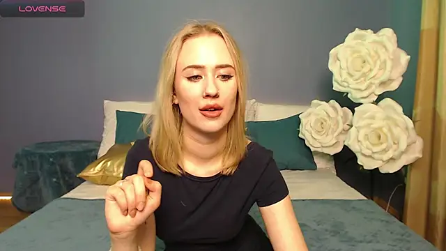 SashaBrooks online show from 11-16-25, 02:22