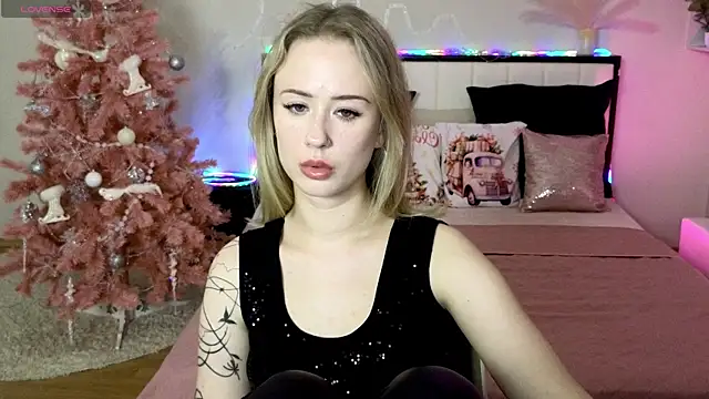 SashaBrooks online show from 12-22-25, 02:03