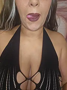 Snapshot of Foxlady2271 chatting on 12-14-24, 11:56 Foxlady2271 online show from 12-14-24, 11:56