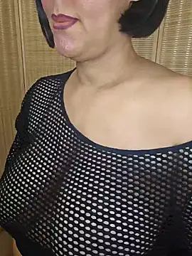 Snapshot of Foxlady2271 chatting on 12-19-24, 10:32 Foxlady2271 online show from 12-19-24, 10:32