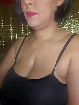 Snapshot of Foxlady2271 chatting on 12-27-24, 11:21 Foxlady2271 online show from 12-27-24, 11:21