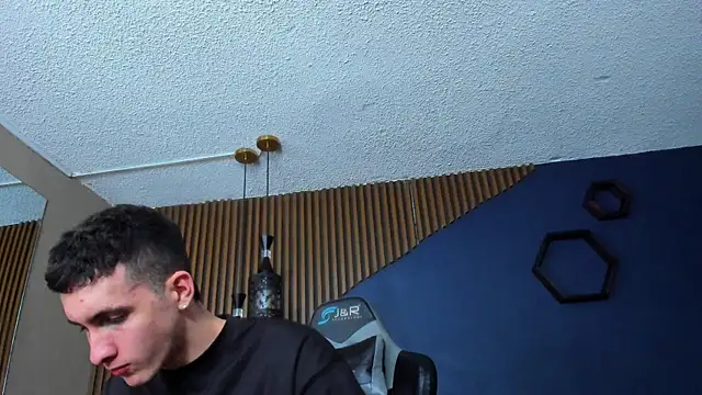 JacksonOlsenn online show from 02-07-25, 06:24