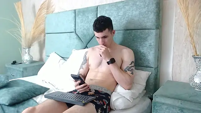 JacksonOlsenn online show from 02-11-25, 03:18