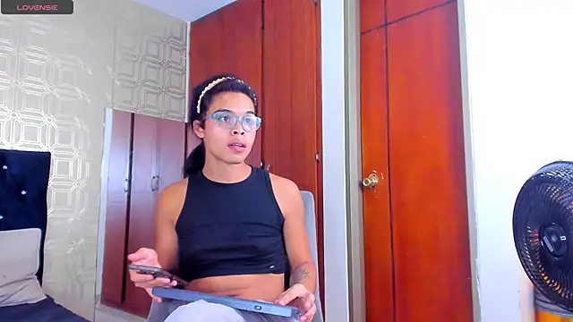 evelyn wine online show from 03-08-25, 12:11