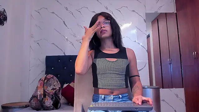 evelyn wine online show from 09-27-25, 03:06