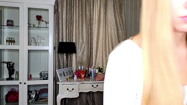 AnneFoxy online show from 10-05-25, 07:28