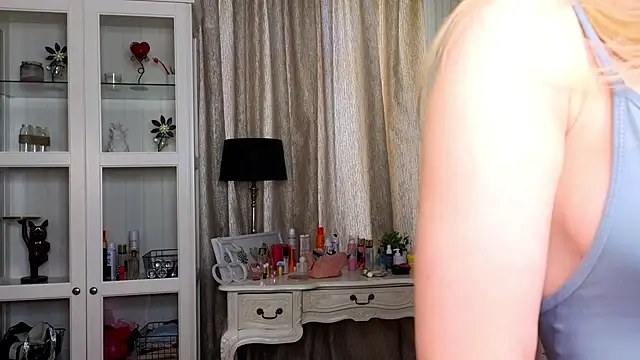 AnneFoxy online show from 02-04-26, 07:14