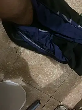 Snapshot of alex-riadh chatting on 03-03-25, 11:46 alex-riadh online show from 03-03-25, 11:46