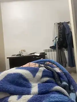 Snapshot of alex-riadh chatting on 10-06-25, 02:14 alex-riadh online show from 10-06-25, 02:14