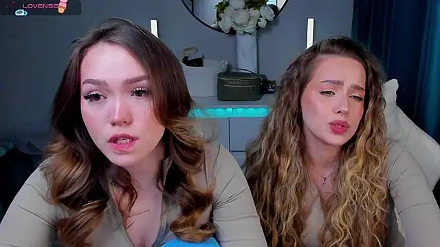 Snapshot of Evia_r0se chatting on 02-07-26, 05:27 Evia r0se online show from 02-07-26, 05:27