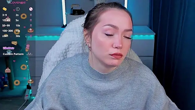 Snapshot of Evia_r0se chatting on 02-10-26, 08:51 Evia r0se online show from 02-10-26, 08:51