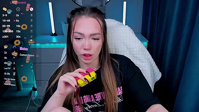 Snapshot of Evia_r0se chatting on 02-12-26, 06:03 Evia r0se online show from 02-12-26, 06:03