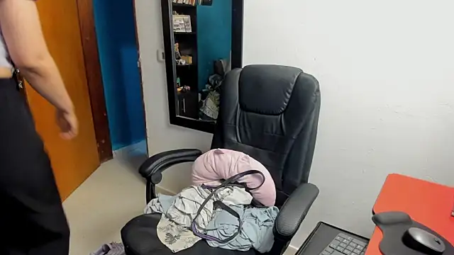 peanut tangerine online show from 01-11-26, 12:26