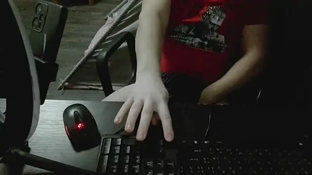 Snapshot of gamblingbum chatting on 02-05-26, 04:28 gamblingbum online show from 02-05-26, 04:28