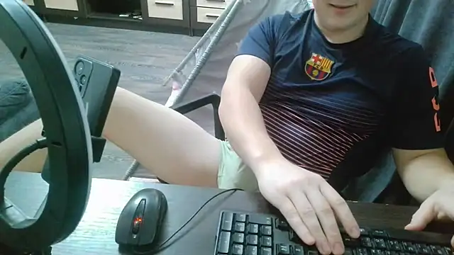 Snapshot of gamblingbum chatting on 02-28-26, 01:01 gamblingbum online show from 02-28-26, 01:01