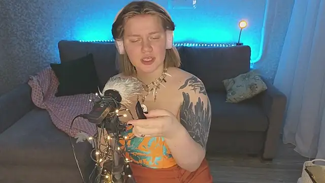 Snapshot of Kira_Citro chatting on 01-17-25, 08:11 Kira Citro online show from 01-17-25, 08:11