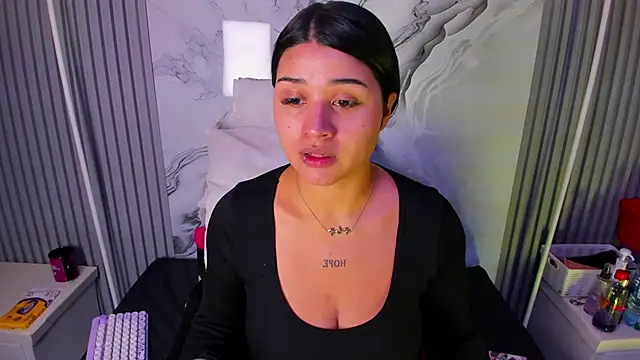Snapshot of venusowen_ chatting on 05-11-26, 01:17 venusowen online show from 05-11-26, 01:17