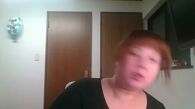 Snapshot of SAKU-RA-chan chatting on 05-08-26, 12:32 SAKU-RA-chan online show from 05-08-26, 12:32