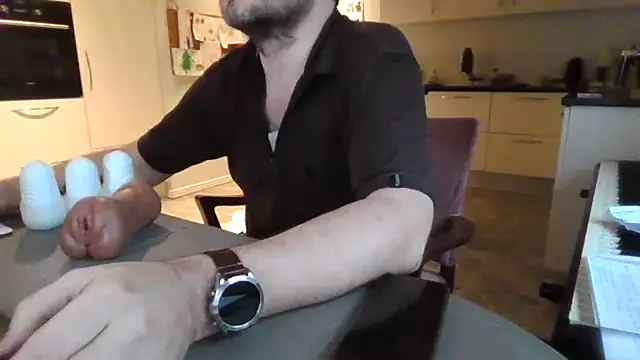 Snapshot of jensen38 chatting on 02-08-25, 08:20 jensen38 online show from 02-08-25, 08:20