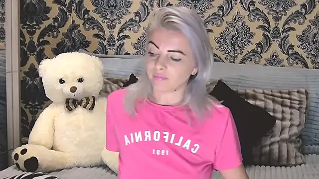 Snapshot of Aly_girl1 chatting on 03-12-25, 10:59 Aly girl1 online show from 03-12-25, 10:59