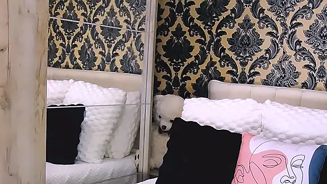 Snapshot of Aly_girl1 chatting on 09-12-25, 07:30 Aly girl1 online show from 09-12-25, 07:30