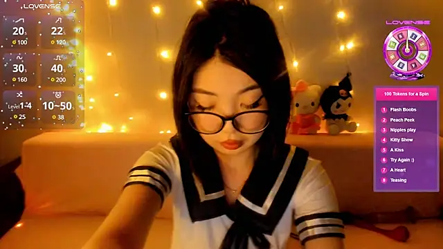 Snapshot of emili_blanc chatting on 12-17-24, 11:49 emili blanc online show from 12-17-24, 11:49