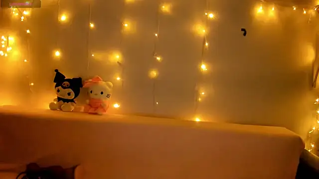 Snapshot of emili_blanc chatting on 12-21-24, 12:06 emili blanc online show from 12-21-24, 12:06