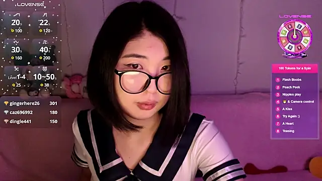 Snapshot of emili_blanc chatting on 01-01-25, 02:31 emili blanc online show from 01-01-25, 02:31